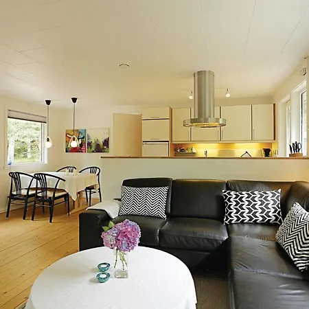 2 Bedroom Awesome Home In Nexo *